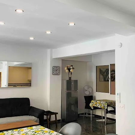 Alicante, Rue Pietonne ,plage, Climatisation Appartement *