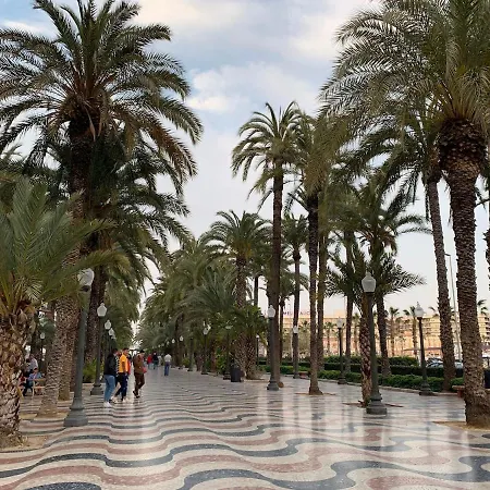 Alicante, Rue Pietonne ,plage, Climatisation Alicante
